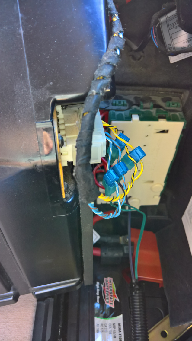 Custom Wiring on a BMW....HAHHAHAHAHHHAHAHHAH